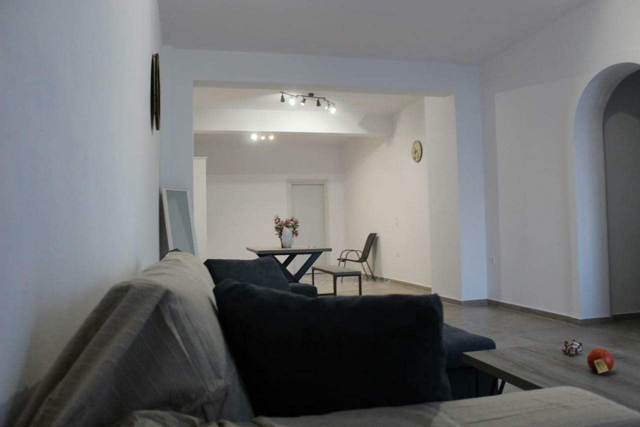 Papillon Villa Pera Gyalos Ngoại thất bức ảnh